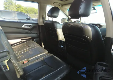 2013 Nissan Pathfinder Platinum z USA, uszkodzony, nr VIN 5N1AR2MM9DC668091